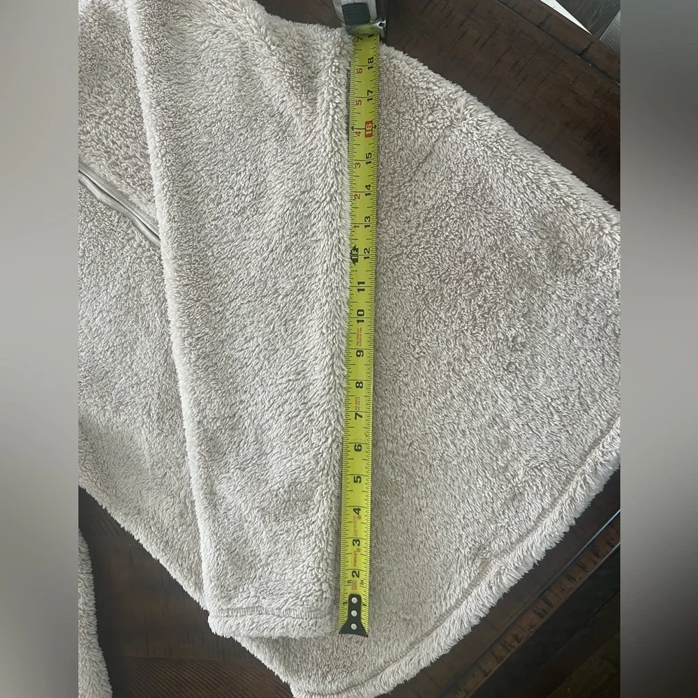 H&M Half Zip Sherpa Fleece in Beige - Picture 5 of 9